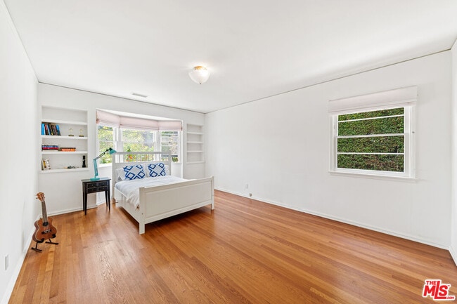 Building Photo - 475 21st St