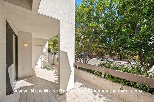 Building Photo - Lovely Marina District 2-bedroom at Park R...
