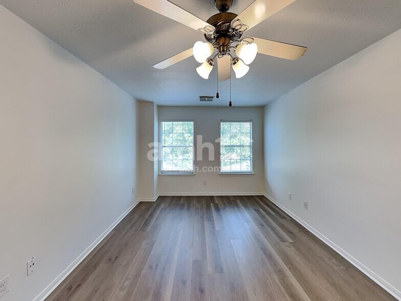 Building Photo - 823 Seaborne Meadow Dr