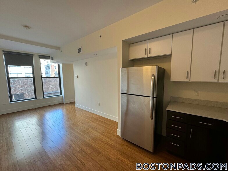 Building Photo - 8 Winter Pl