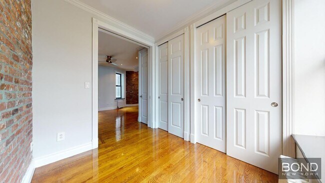 Building Photo - 432 E 13th St