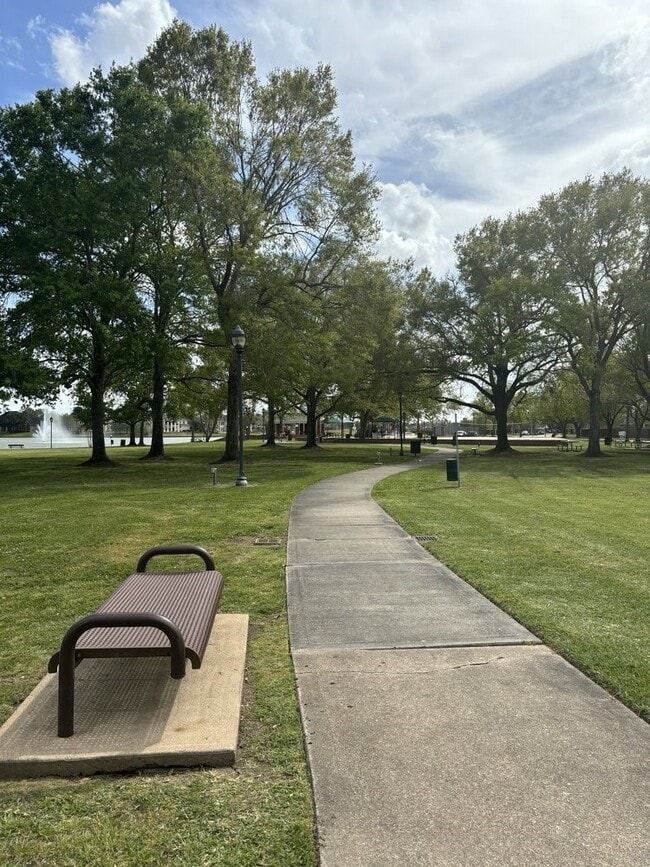 Building Photo - 2614 Parkbriar Ln