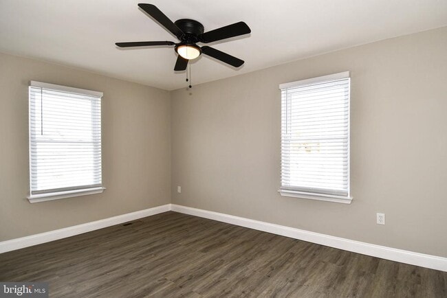 Building Photo - 2101 Norlinda Ave