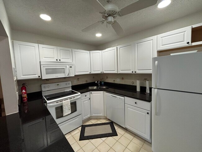 Building Photo - 335 Knotty Pine Cir