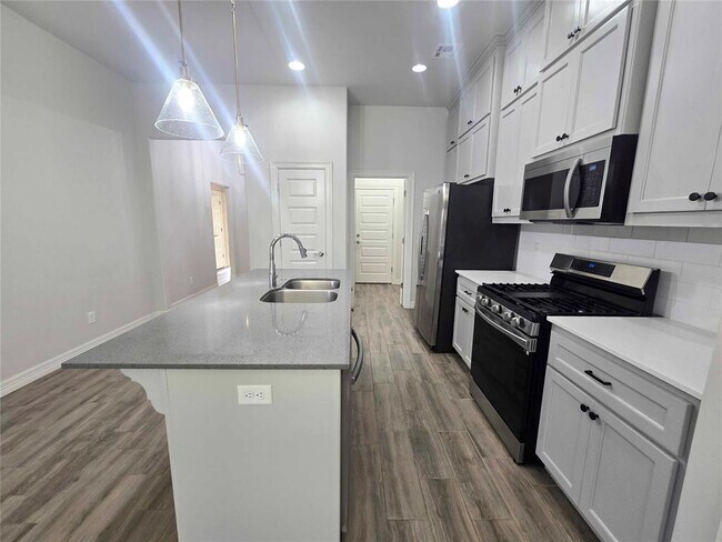 Building Photo - 9221 Anaum Ln