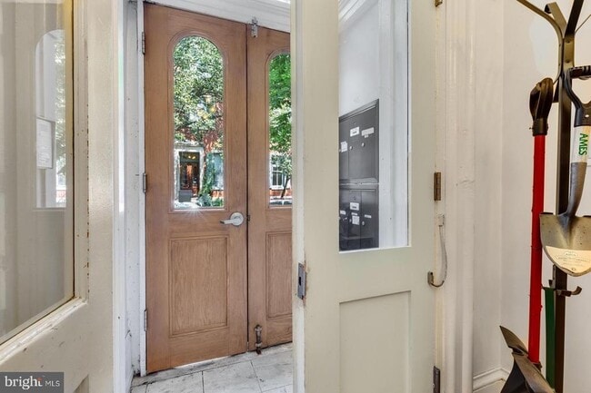 Building Photo - 1704 Wallace St