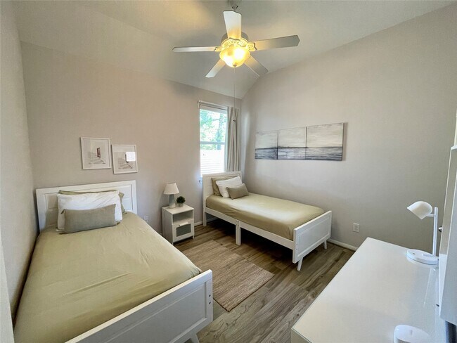 Building Photo - 22626 Fanwick Dr