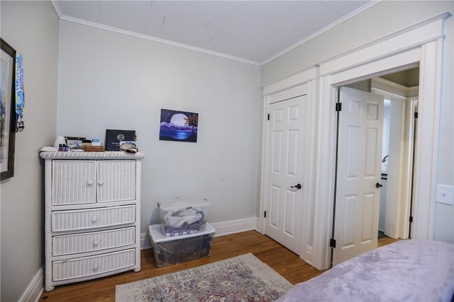 Building Photo - 296 Laburnam Crescent