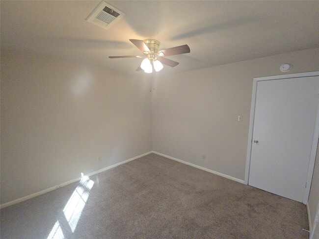 Building Photo - 618 Overbluff St