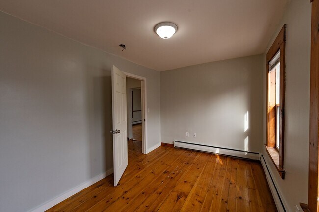 Building Photo - Spruce (294)