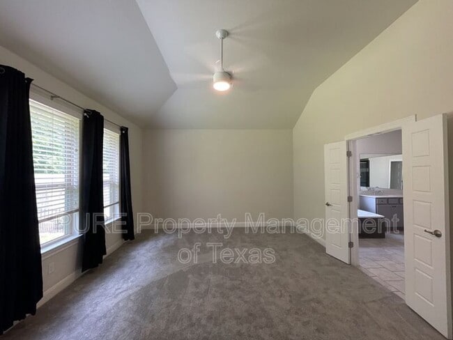 Building Photo - 716 Expedition Way