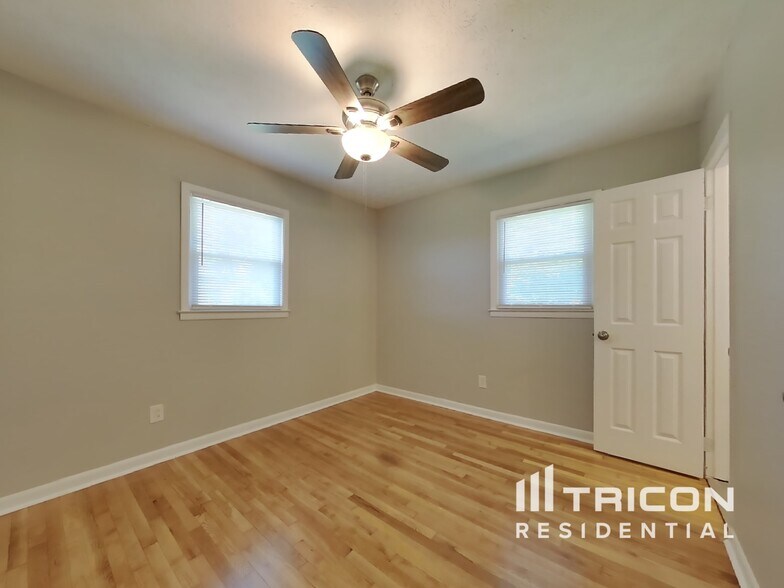 Building Photo - 7179 Carolyn Cir