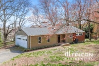 Building Photo - 408 Meadowhurst Ln