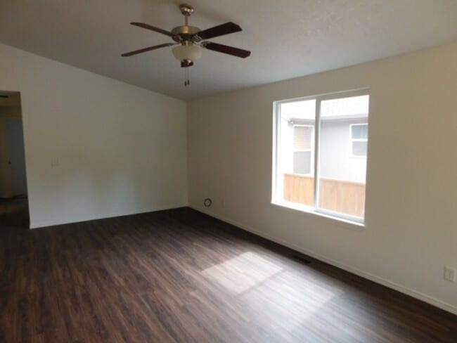 Building Photo - 3Bd/2Ba Single Story Home - For viewing beginning 4/27/2026!