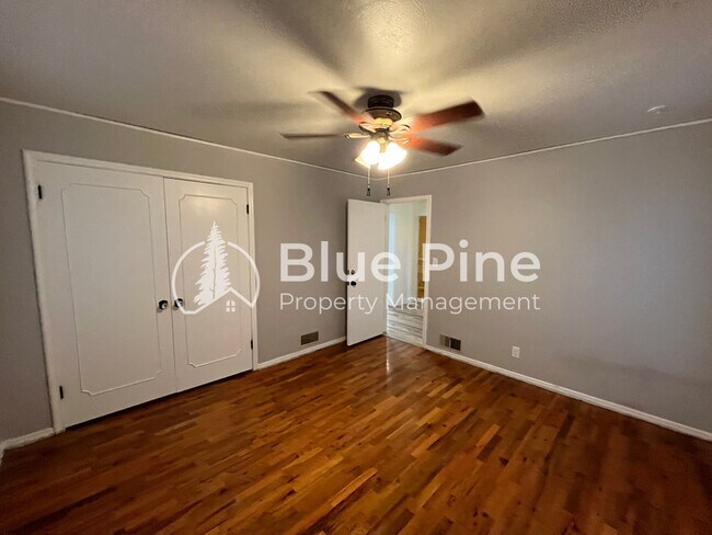 Building Photo - 175 W 17th St