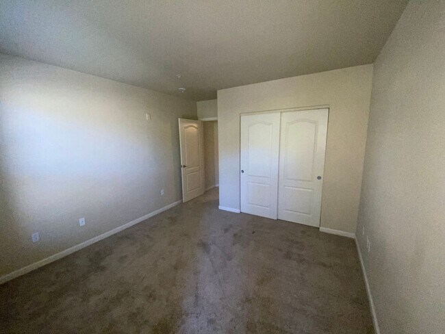 Building Photo - Triana North - South Meadows - 2 Bed 2 Bath