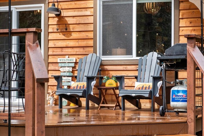 Building Photo - 102 Tahoma Pl