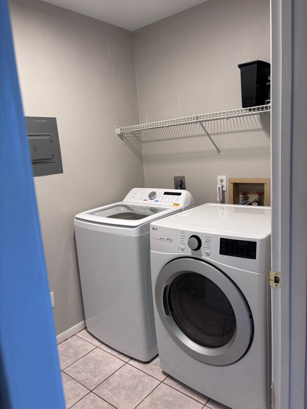 Building Photo - 1209 Capri Dr