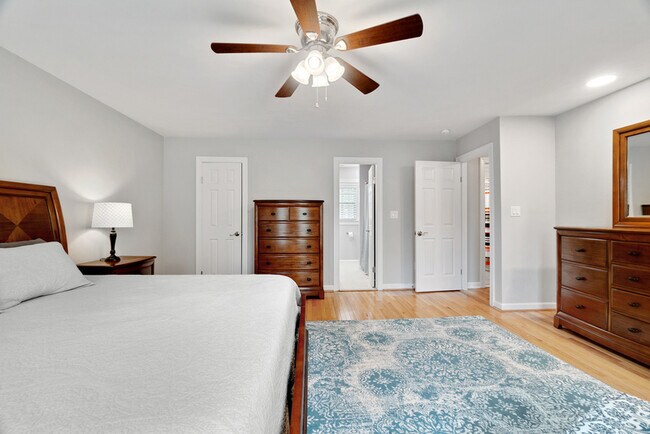 Building Photo - 717 Hempstead Ct