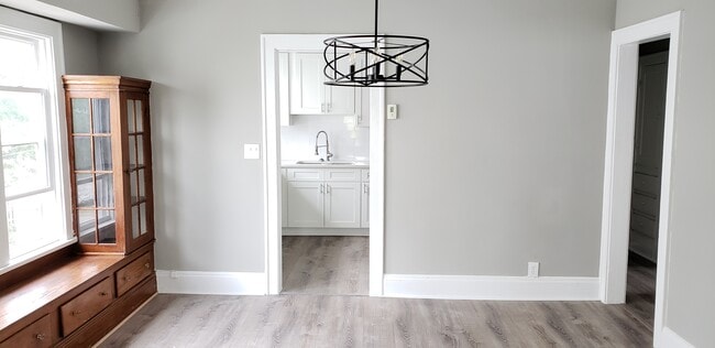 Building Photo - 2119 Waterbury Rd