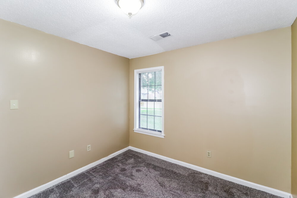 Building Photo - 5711 Redford Ave