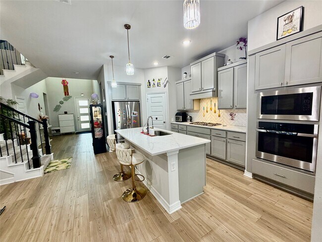 Building Photo - 25859 Rippey Gln Dr
