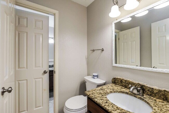 Building Photo - Spacious 2-Story Home – Move-In Ready!