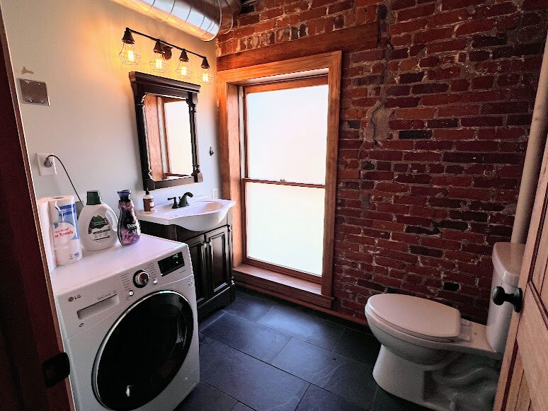 Washer/Drier combo - 16 Liberty St