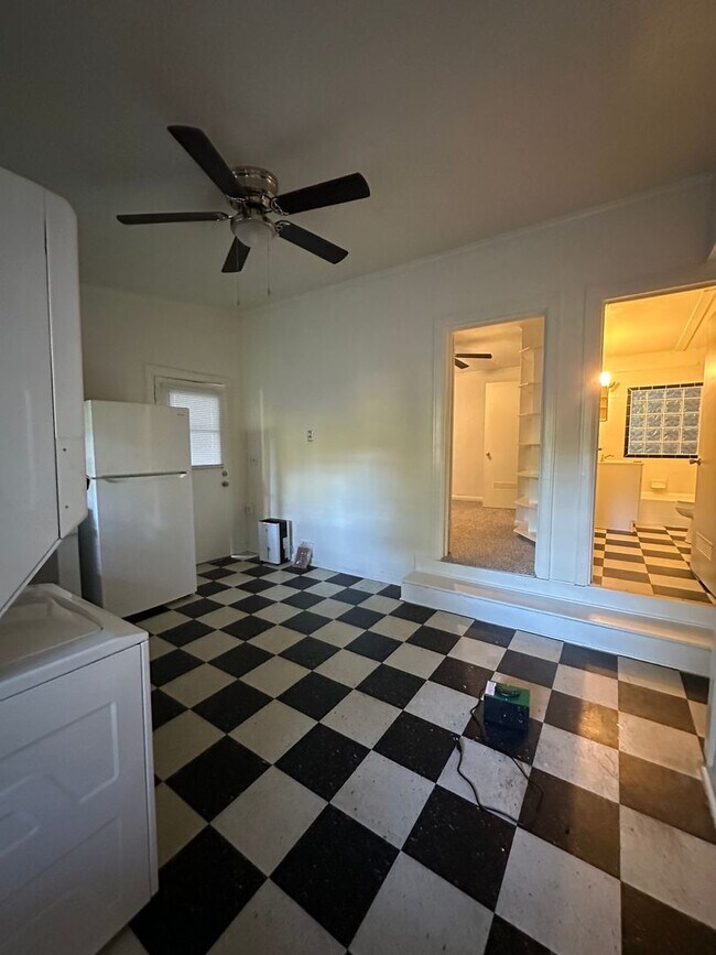 Building Photo - 2 bedroom, 1 bathroom updated home in Normaltown