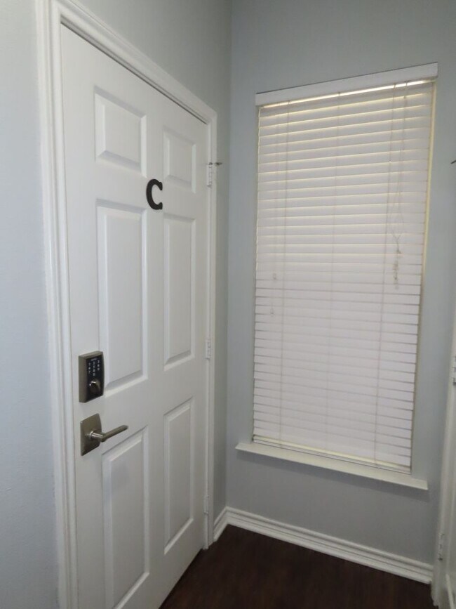 Building Photo - 2434 Haverhill Dr