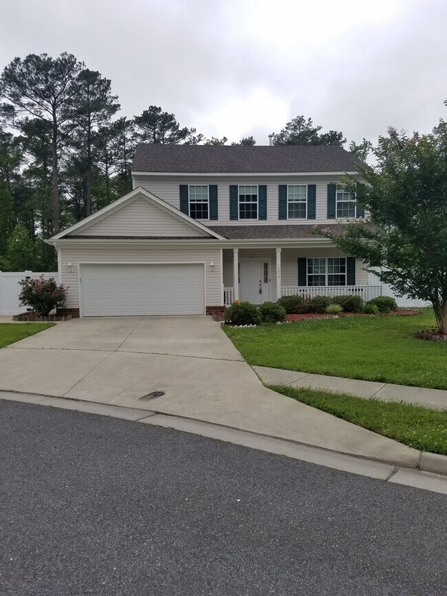 Building Photo - WELL MAINTAINED 4 BEDROOM 2.5 BATHROOM HOME
