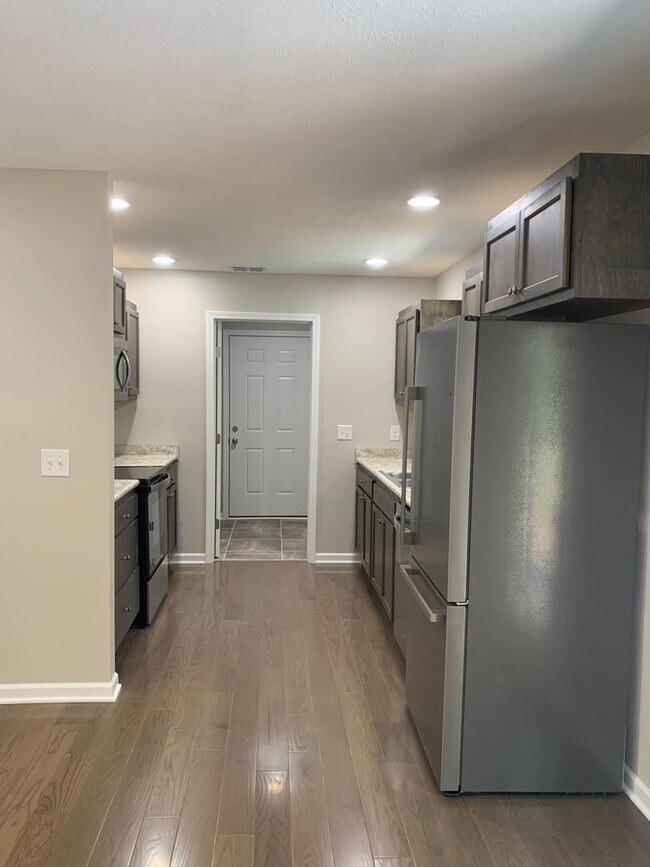 Building Photo - Charming 3 Bedroom Home in Private Setting in Tullahoma...