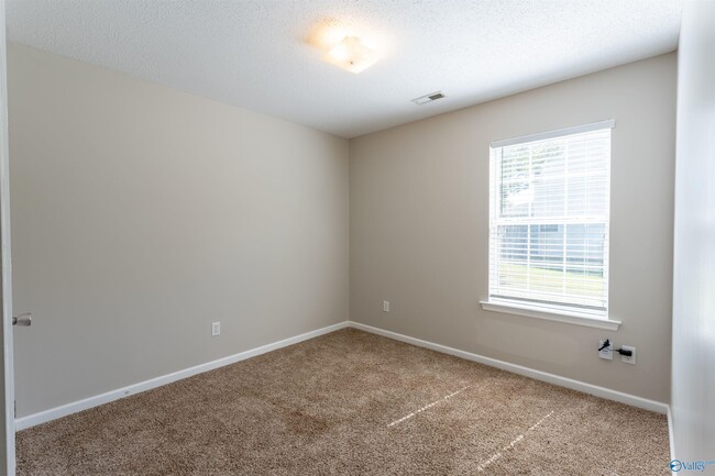 Building Photo - 122 Otter Trail SW