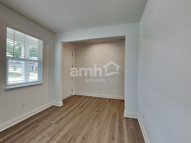 Building Photo - 306 Pne Hl Ct
