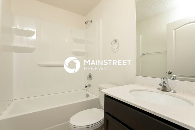 Building Photo - 3 Bedroom Pet-Friendly Home in Leesburg, FL with Main Street Renewal