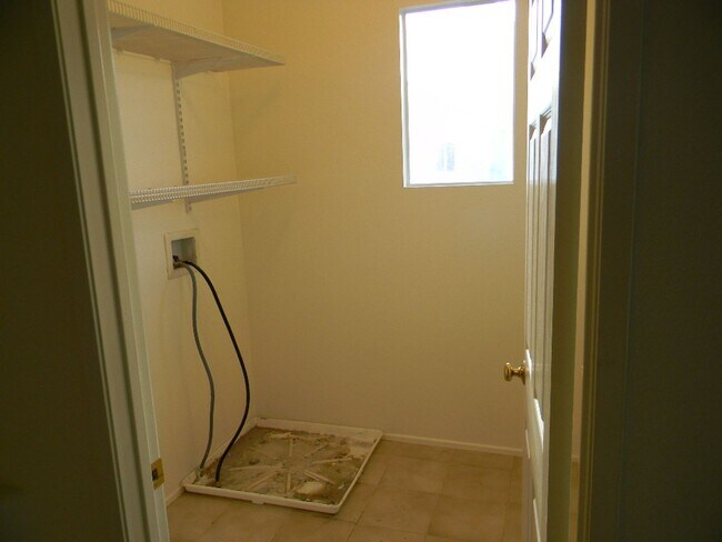 Building Photo - 11166 Pondfield Ct