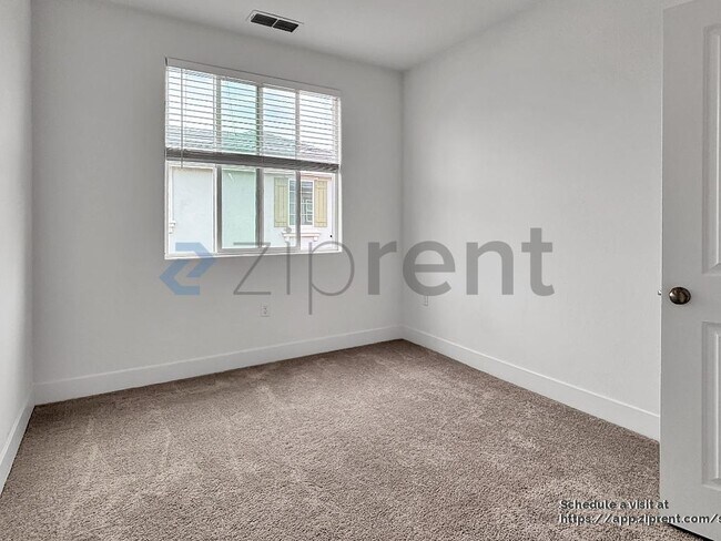 Building Photo - 226 Tuso Ranch Rd