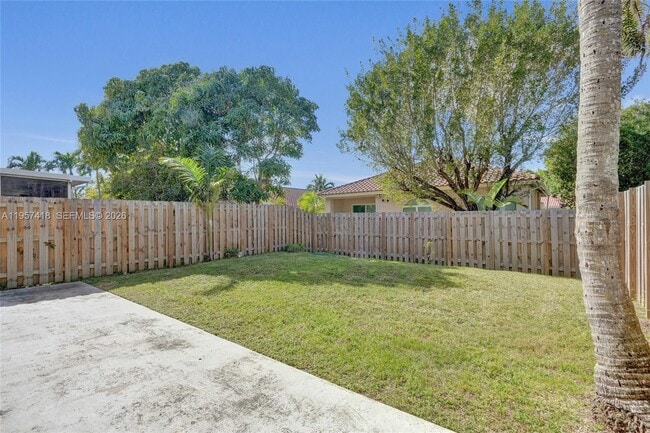 Building Photo - 2001 Barcelona Terrace