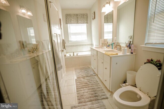 Building Photo - 8210 Goldstone Ct
