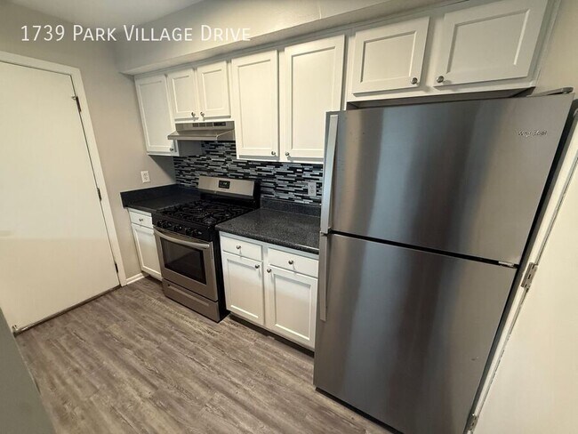 Building Photo - 1739 Park Village Dr