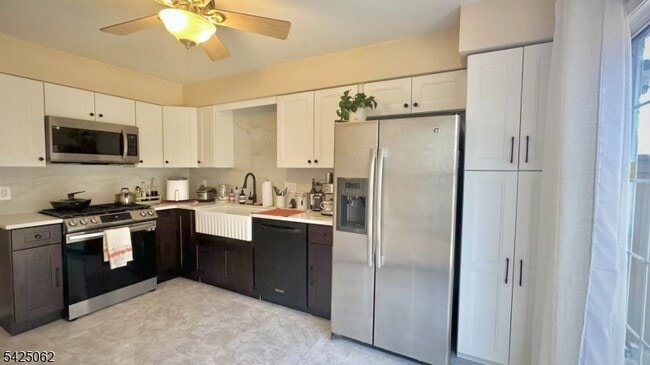 Building Photo - 2805 Johnson Cir