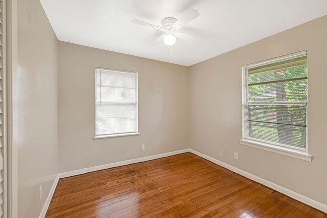 Building Photo - 4319 Howcher St