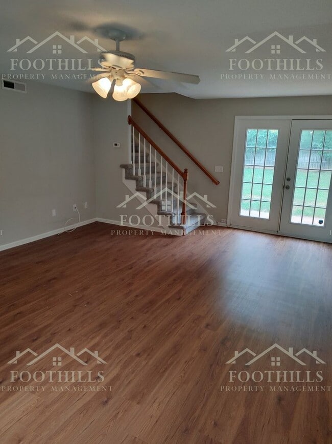 Building Photo - 3-Bedroom Home with Scenic Views in Pendle...