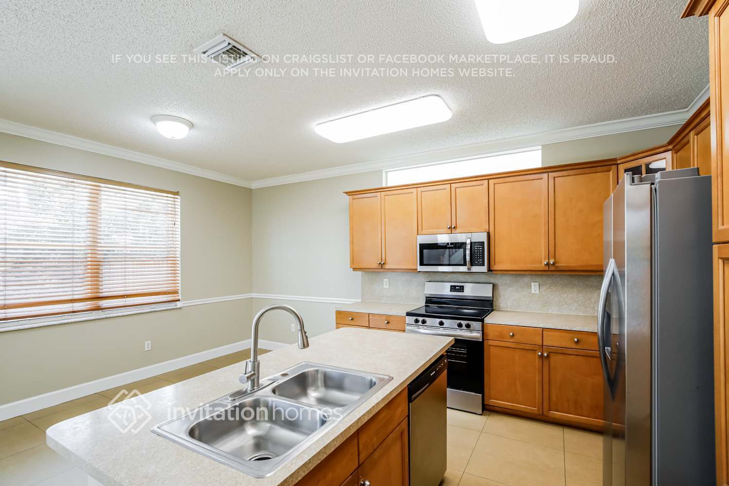 Building Photo - 15891 SW 48th Manor