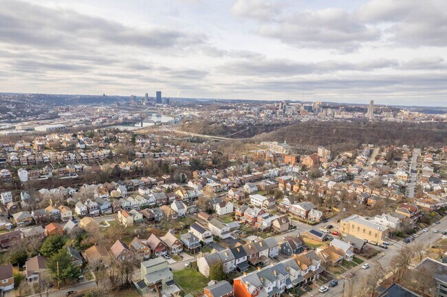 Building Photo - READY FOR MOVE IN! STUNNING 4-bedroom in Greenfield!