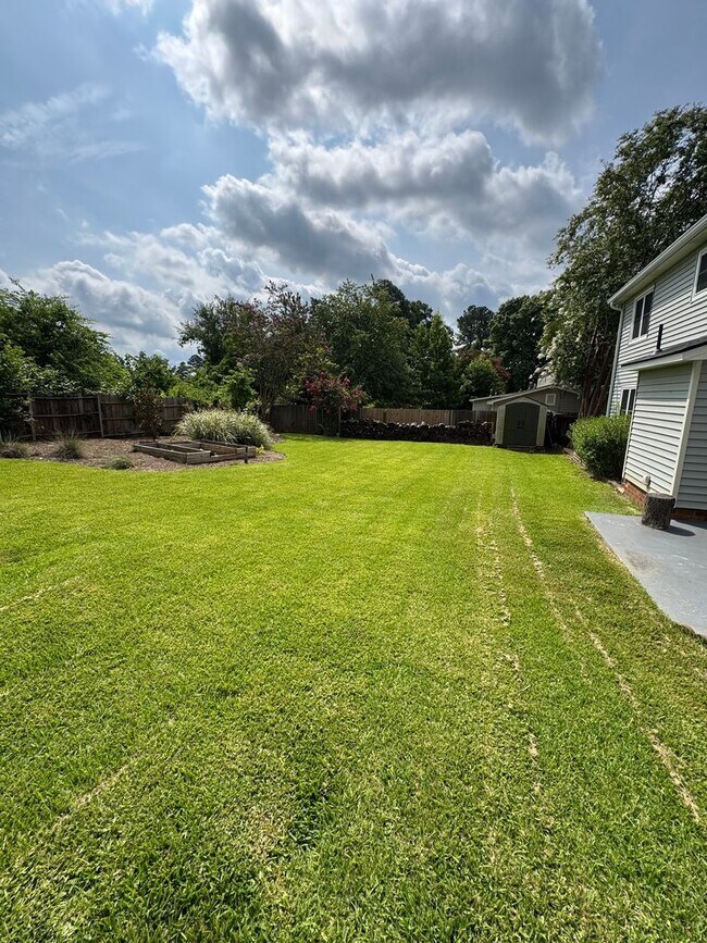 Building Photo - Available Now In Forest Creek