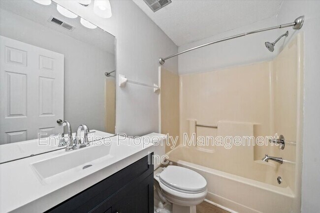 Building Photo - 4569 Columbia Woods Ln