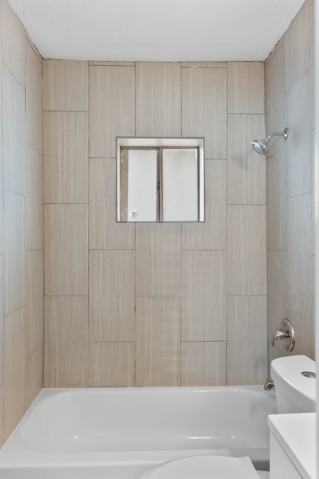 Building Photo - 13th & Taylor