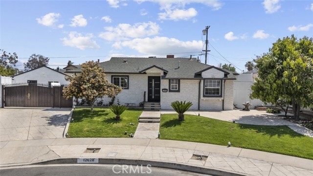 Primary Photo - 12628 Stagg St