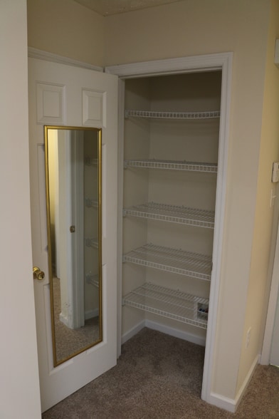 Building Photo - 209 S McPherson Church Rd